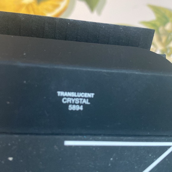 Nars Light Reflecting Setting Powder - Picture 8 of 9